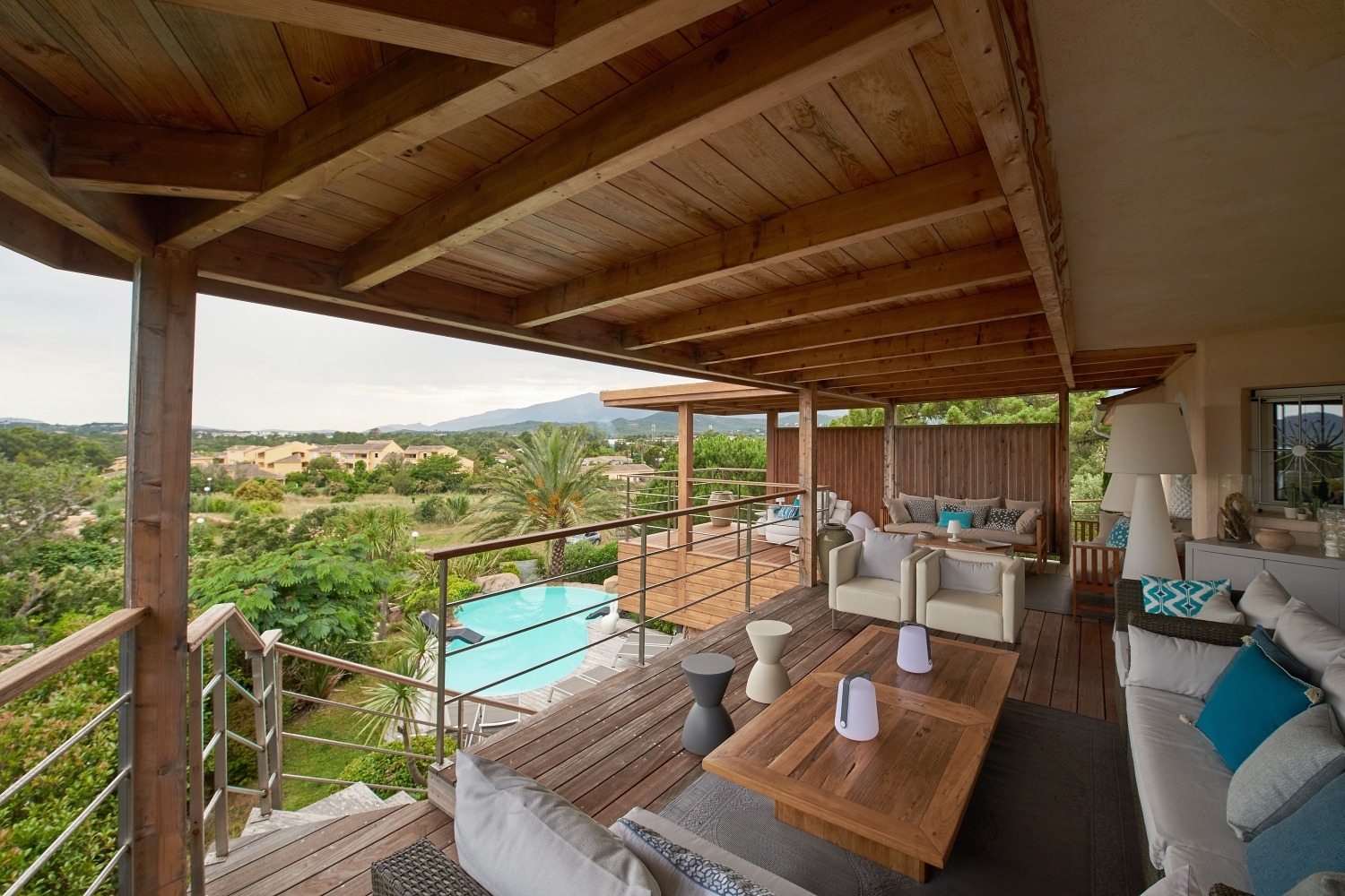 Terrasse avec vue sur le golfe de Porto-Vecchio